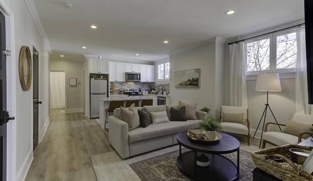 Chic 2BR Midtown Retreat: Your Gateway to Memphis Magic!n