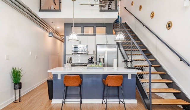Chic 2BR2BA Loft – Atlantic Station, Walk to Shops, Dining & Events