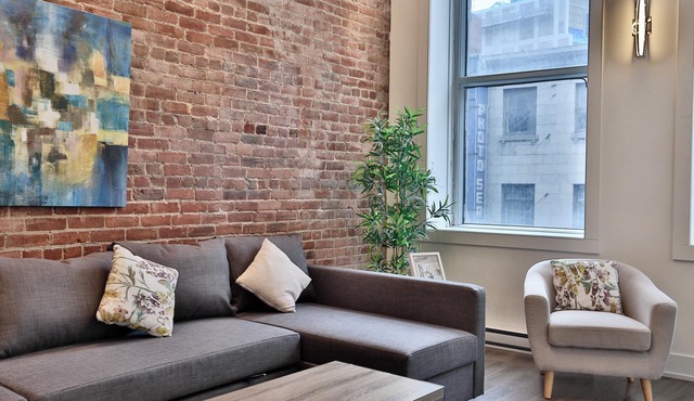 Chic 3-bedroom condo in beautiful Old Port Montréal