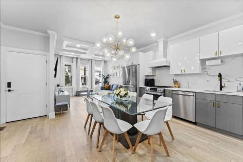 Chic 3BR-4BD-3Bath Oasis with Backyard Near NYC