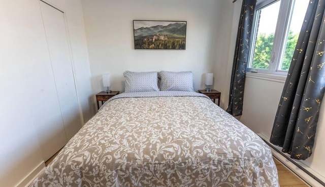 Chic 3BR 5 Beds 5min walk to Metro Free Parking