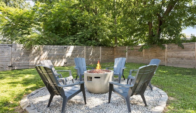 Chic 3BR | Fire Pit | Private Yard