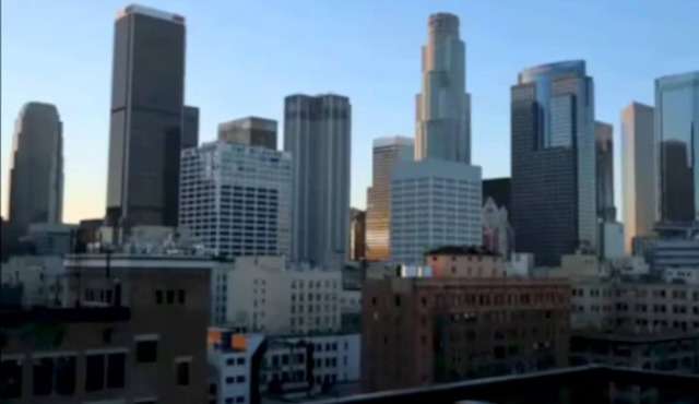 Chic 3BR High-rise Apartment with Gym, Rooftop Pool, Spa & Rooftop Views