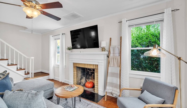 Chic 3BR Home: Pet Friendly, Near Furman & Parks
