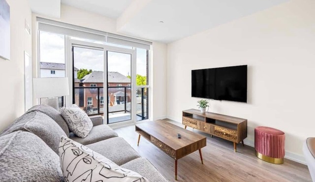 Chic 3BR Urban Retreat with Panoramic City Views