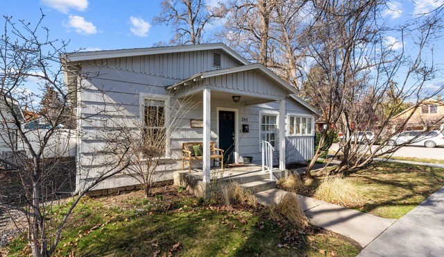 Chic 4 bdrm Home Downtown Boise Sleeps 8