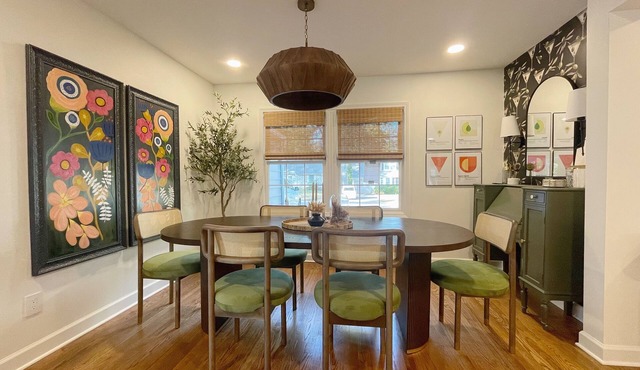 Chic 4 bedroom Prairie Village retreat in the heart of Kansas City.