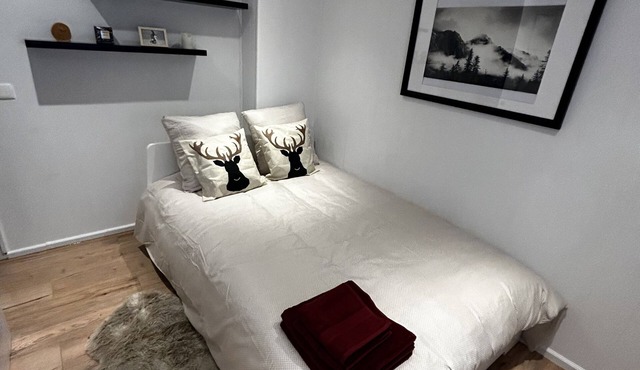 Chic 4 bedrooms apartment. 5 minutes from the center of Crans and the slopes. n