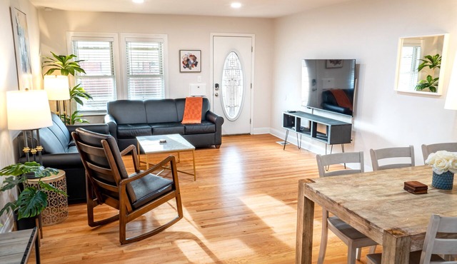 Chic 4BR/4BA House in The Grove
