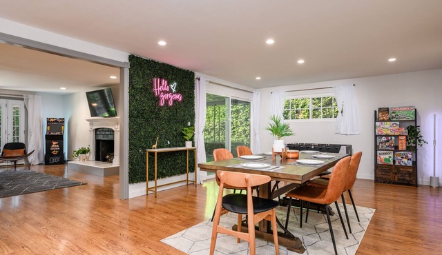 Chic 4BR Entertainer / Arcade / CLOSE to Disney