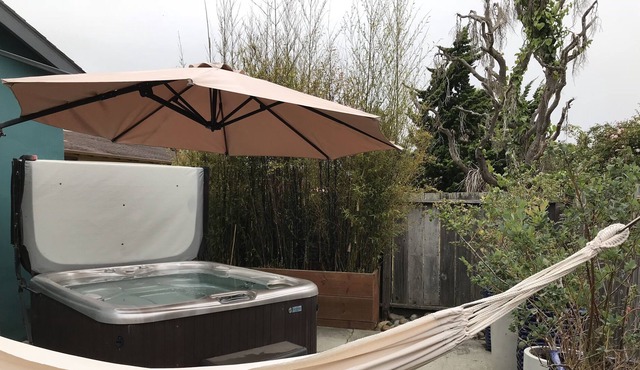 Chic 4BR Home Near Beach|Backyard|Hot Tub|Fire Pit