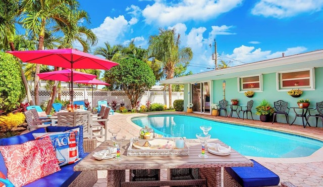 Chic 4BR Htd Pool, 5 min to beach, PAC-MAN, Games