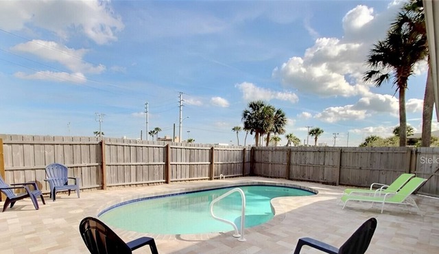 Chic 4BR Vibrant House for Families! Free Parking