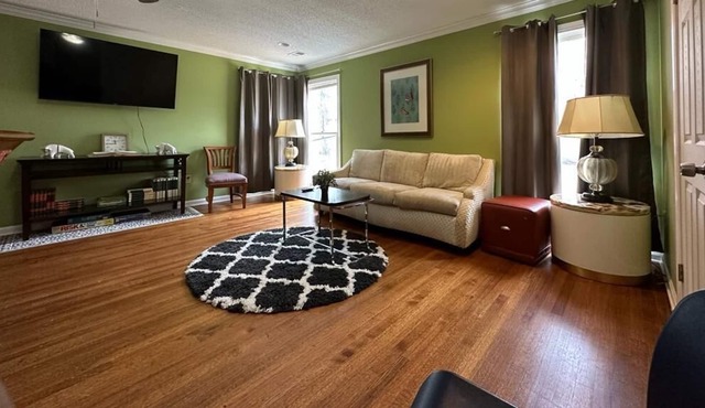 Chic 6 King beds and more, Cordova Near Shopping