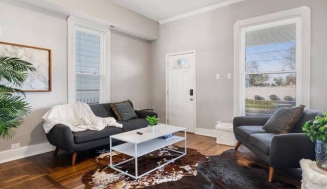 Chic 6BR Retreat:10 beds 3.5 Baths for Groups