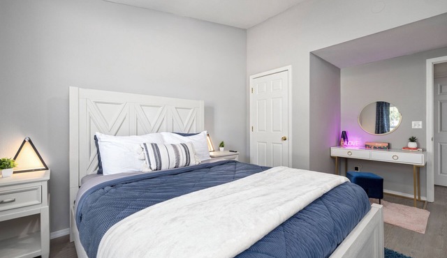 Chic A-frame, Walk to Marina, Family Friendly