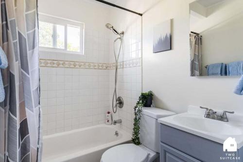 Chic Abode In Central Berkley