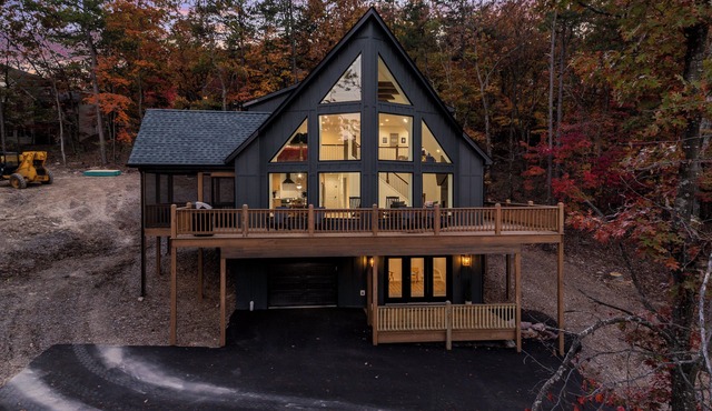 Chic Alpine Lodge with 5BR + Views to Remember