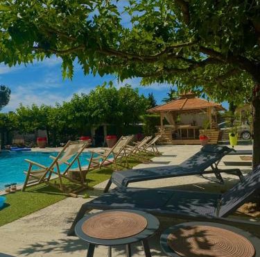 Chic and Chill Guest House, gite Alpin in Vallon-Pont-dʼArc