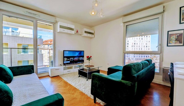 Chic and comfortable apart with Parking and Terrace