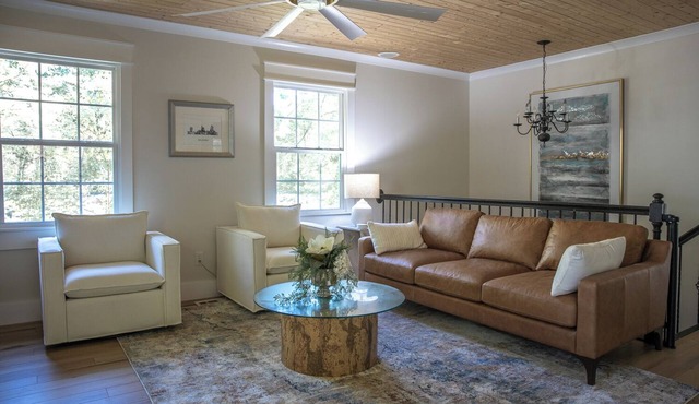 Chic and Cozy 3-bedroom house near Midtown and easy Greenway Access!