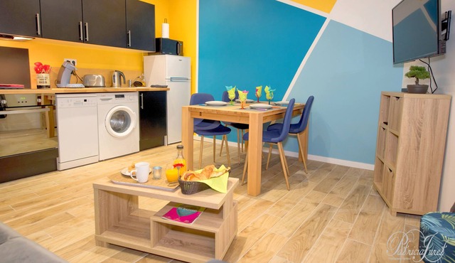 Chic and cozy apartment near the beach