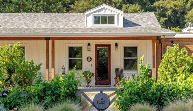 Chic and Cozy: 'Le Coop' in the Heart of Paso