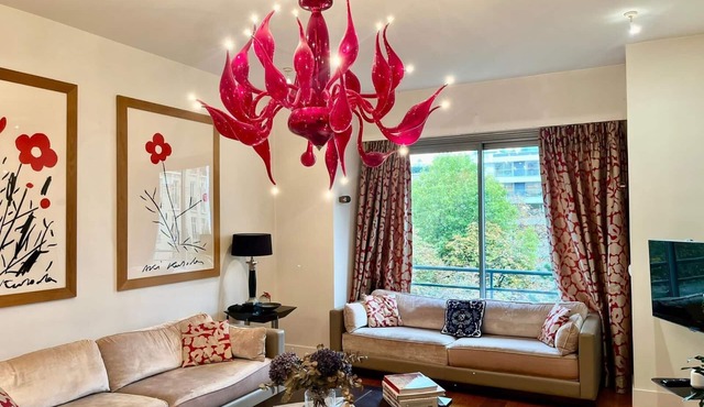 Chic and spacious haven of calm in Neuilly