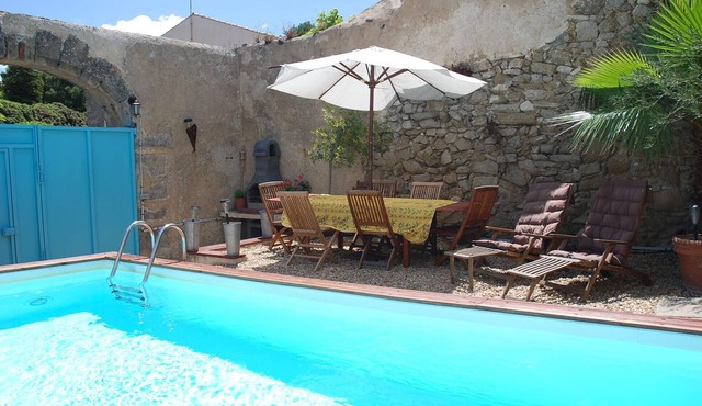 Chic and spacious, beach & wine country! Less than 1hr from 5 budget airports!