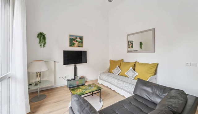 Chic apart terrace garden parking