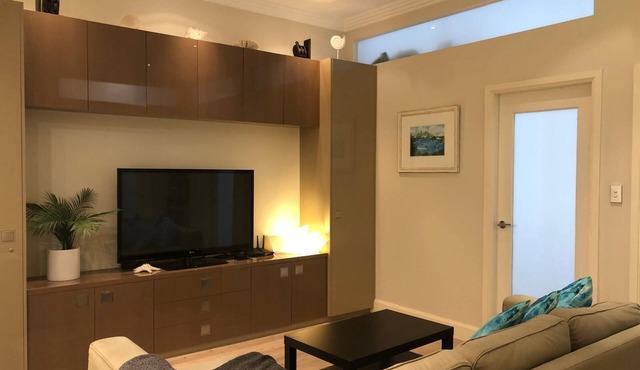 Chic apartment near Sydney Harbour