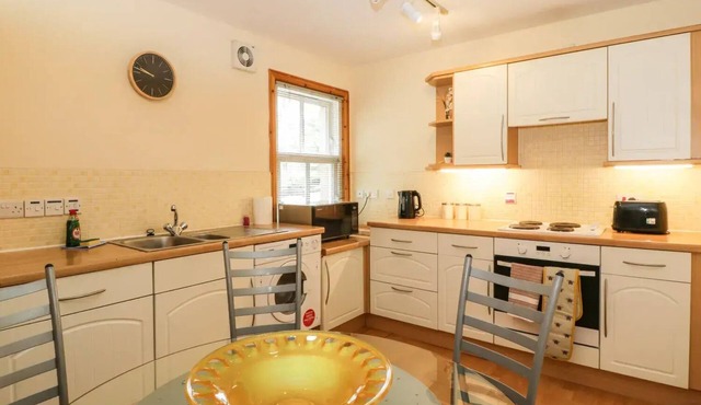 Chic Apartment with Deer Park Golf Course Views