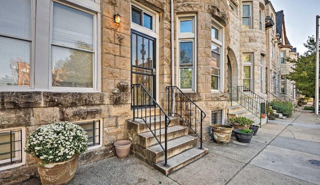 Chic Baltimore Apartment 2 Mi to Downtown!