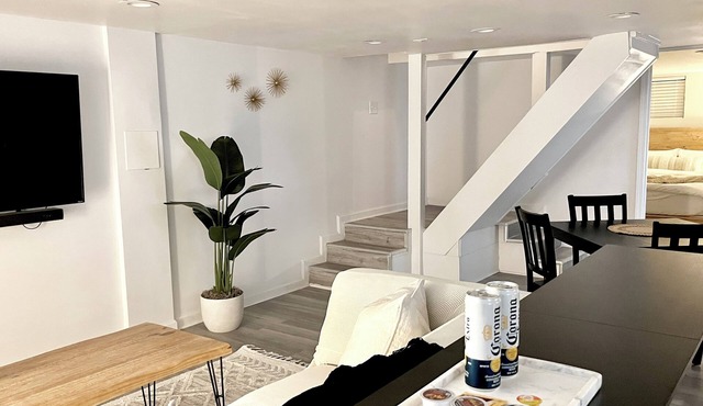 Chic Basement Suite ATL - Private Entrance & Free Charge and Park