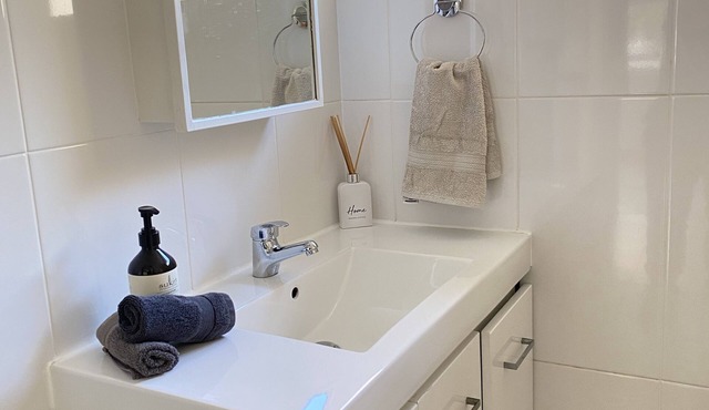 Chic Beach Central Apartment