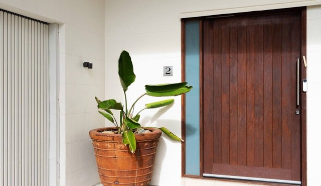 Chic Beachside Abode, Sunrise Beach