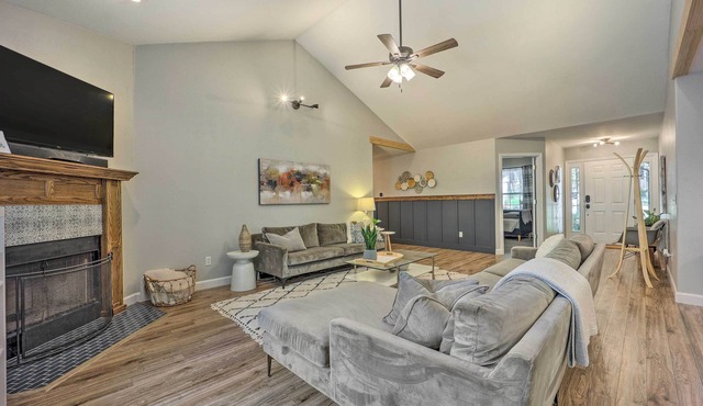 Chic Bella Vista Getaway: Bike the Back 40!