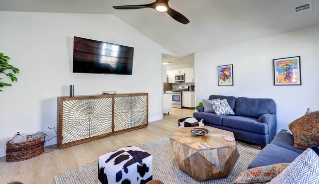 Chic Bentonville Home w/Patio & Fire Pit!