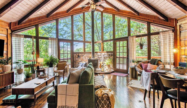 Chic Boho Cabin in the Trees!