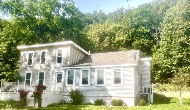 Chic Boho-Luxe Getaway Near the St. Croix River - Near Trollhaugen & Wild Mt.