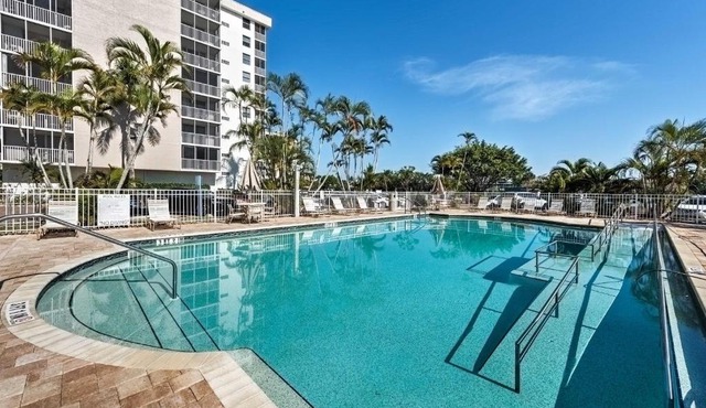 Chic Bonita Springs Studio with Community Amenities!