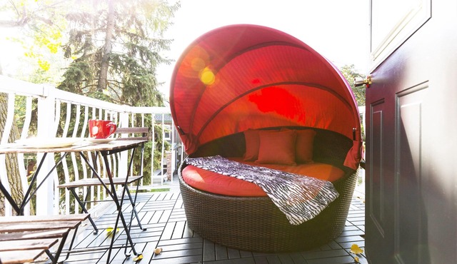 Chic Boutique Stylish Open concept 1 BR Suite w/Balcony Downtown Toronto