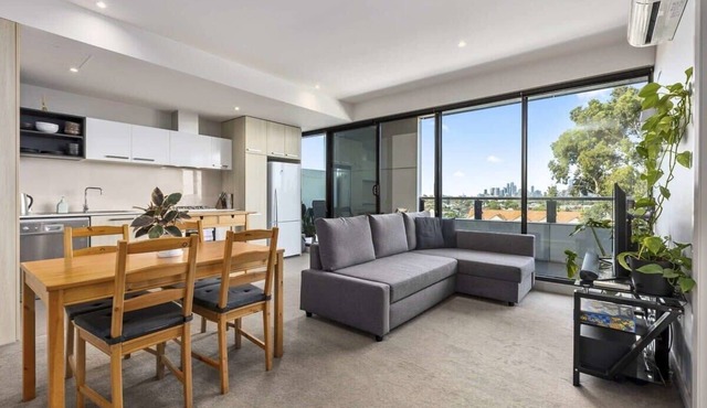 Chic Brunswick Apartment with City Views and Gym