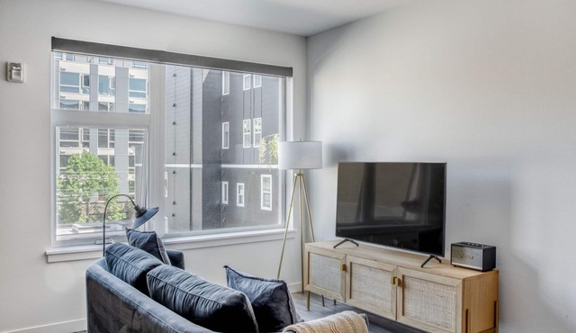 Chic Capitol Hill Studio w/Gym & Bike Storage, nr I5, by Blueground