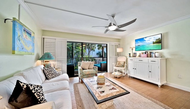 Chic Captiva Villa Residence with Great Amenities