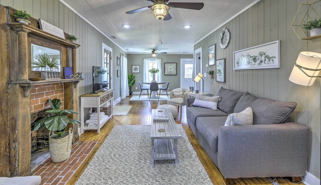 Chic Carrollton Cottage w/ Updated Interior!