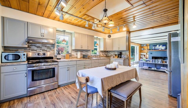 Chic Catskills Retreat, Pool & Bar Hall Included!