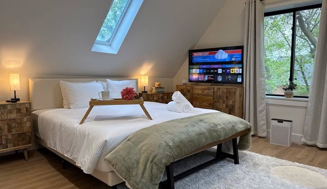 Chic Chicago Spa Retreat – Luxe & Light-Filled