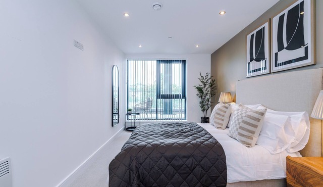 Chic City Centre Terrace 2 Bedrooms *NEW* with Parking