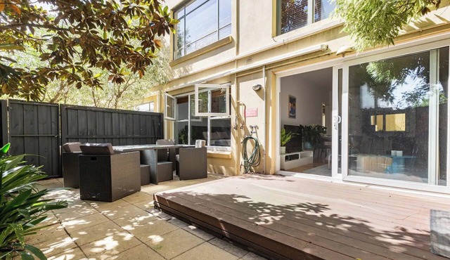 Chic City Escape in Trendy Prahran - Perfect for a Relaxing Stay!